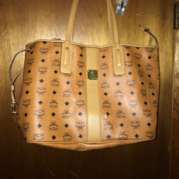 MCM medium tote - Picture 2 of 8
